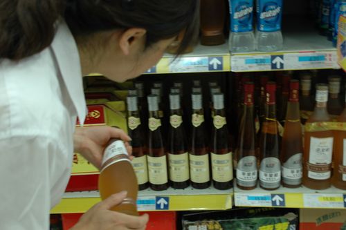 高考来临 绿色健康水果饮品“苹果醋”热销