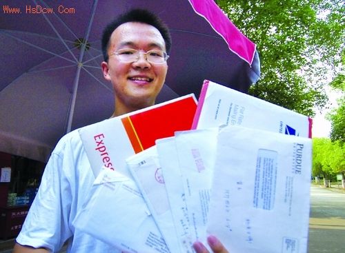 男孩同时被7所美国大学录取 曾想辍学打工