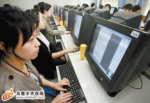 新高考网上阅卷工作进行过半三篇作文拿满分