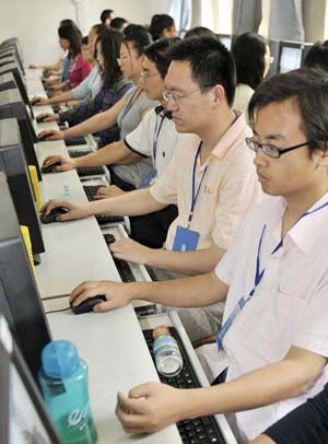 “考生该得的分一分都不少给”高考评卷现场