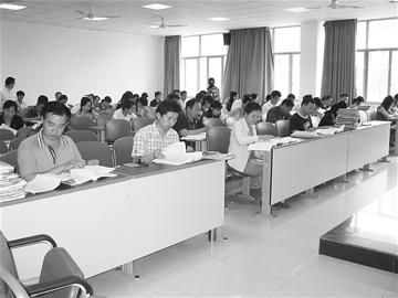 川高考评卷工作有序进行 语文已现满分作文