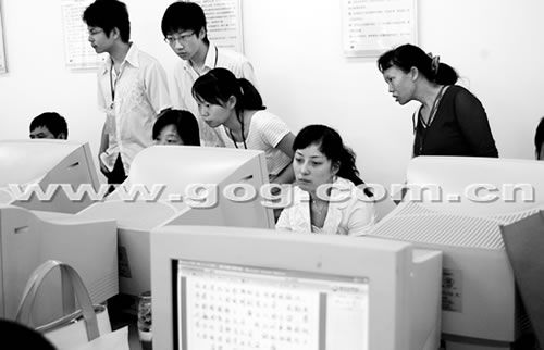 贵州高考试卷评卷 每道试题有两个老师打分