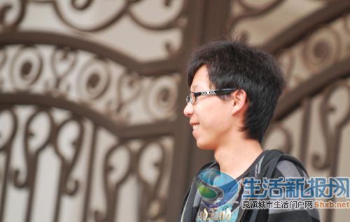 语文考生都说不难 数学考题难考哭一女生