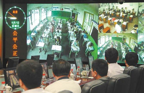 中国千万名考生走进34万个考场 93万人监考