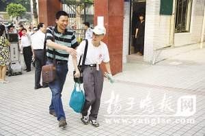 南京八旬老人汪侠第九次参加全国高考(图)