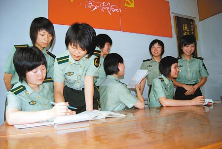 八朵金花齐上研武警工程学院出了金牌宿舍(图)