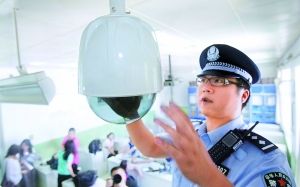 高考进入预警期 北京存试卷用双层保险柜