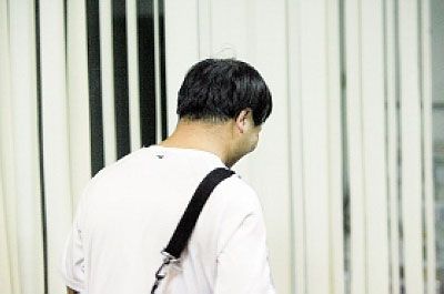 34岁的哥高考复读513分 靠假日开车赚取学费