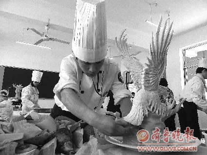 今年4月,我省举行职业技能大赛,优秀选手可免试读高职。资料片记者 徐洁 摄 今年4月,我省举行职业技能大赛,优秀选手可免试读高职。资料片记者 徐洁 摄