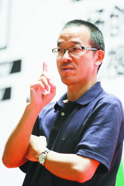 俞敏洪3次高考进大学 上市公司董事长自比蜗牛