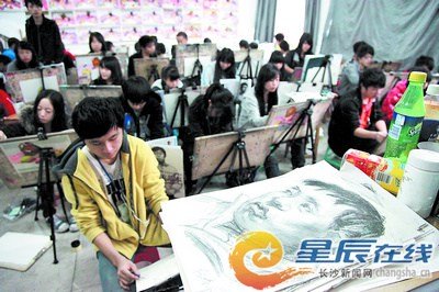 艺考进入冲刺阶段 考生为增竞争力花重金整容(图)