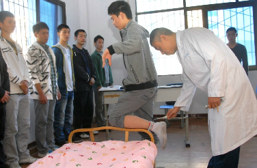 2012年空军招飞初体检 800学生“赶考”