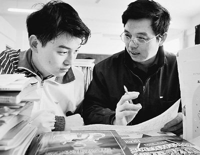 中国高考制度下的常态五味杂陈说“复读”